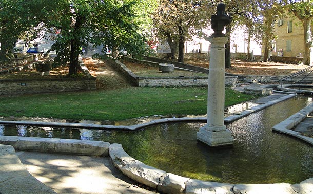 fountain, park of saint bonnet du gard