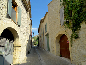 Collias in the Gard