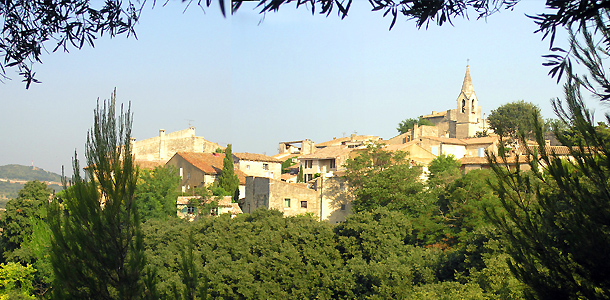 villages des angles près d'avignon