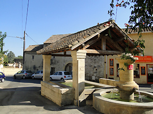 fountain of pujaut