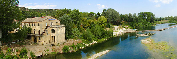 gardon remoulins village